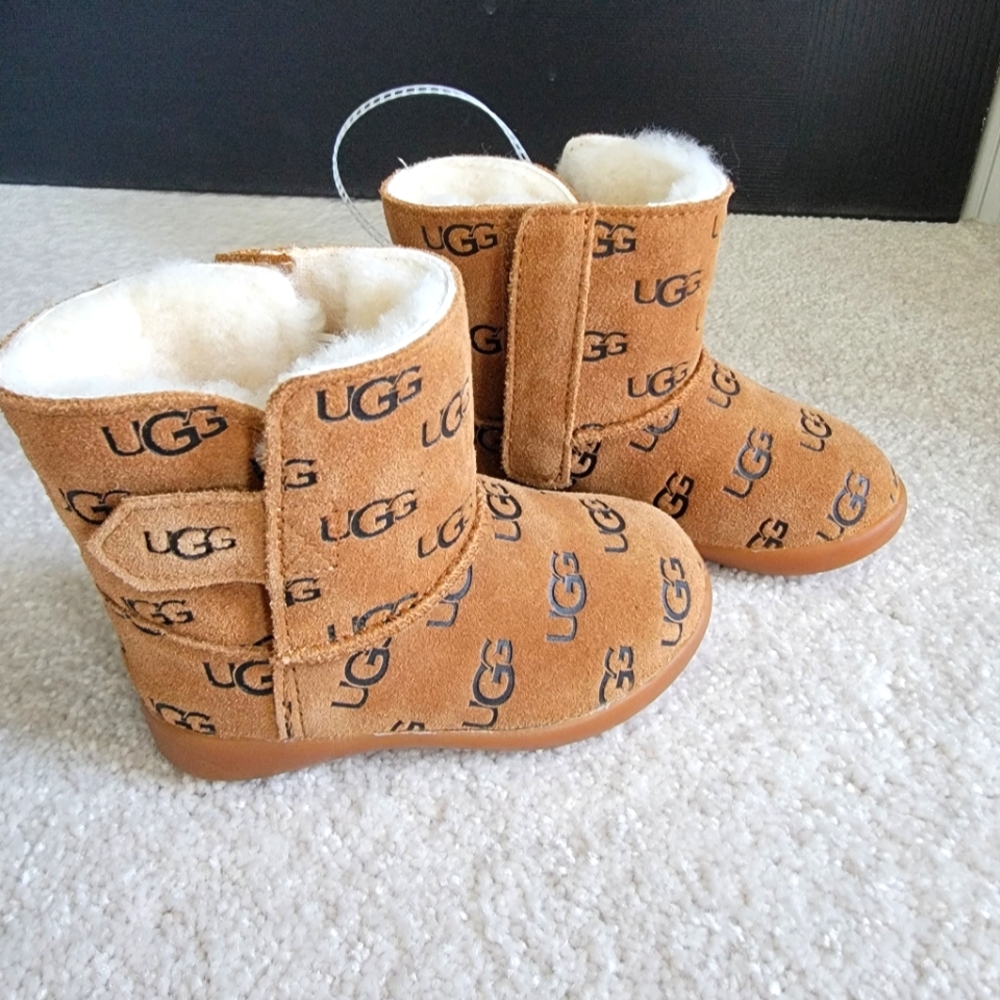 NEW! UGG Baby Toddler bootie with real fur